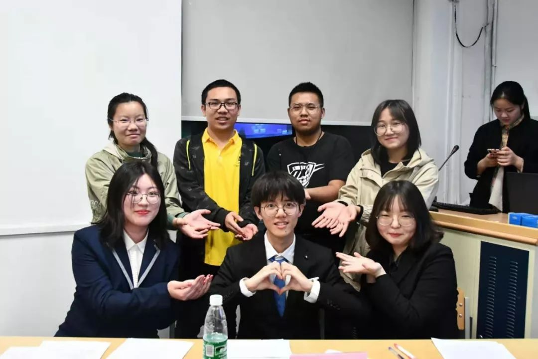 08bc9bd81a584bbe9e0305a9f2851042.png 08bc9bd81a584bbe9e0305a9f2851042.png