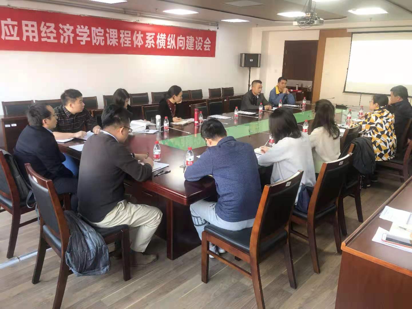 f40d0c12baf2418f83cbdcfda167bf9e.jpg f40d0c12baf2418f83cbdcfda167bf9e.jpg